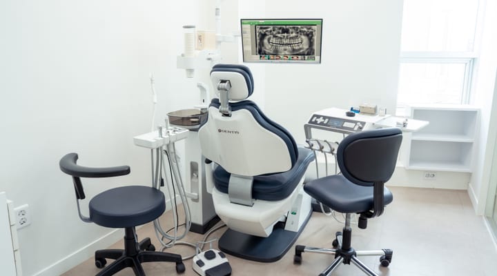 Partial orthodontics lets you selectively correct only the area you want in a short period.